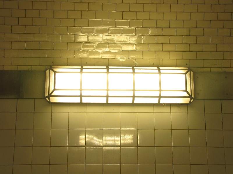 Im alten Elbtunnel