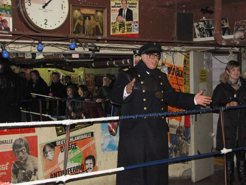 Der Nachtwächter am Boxring