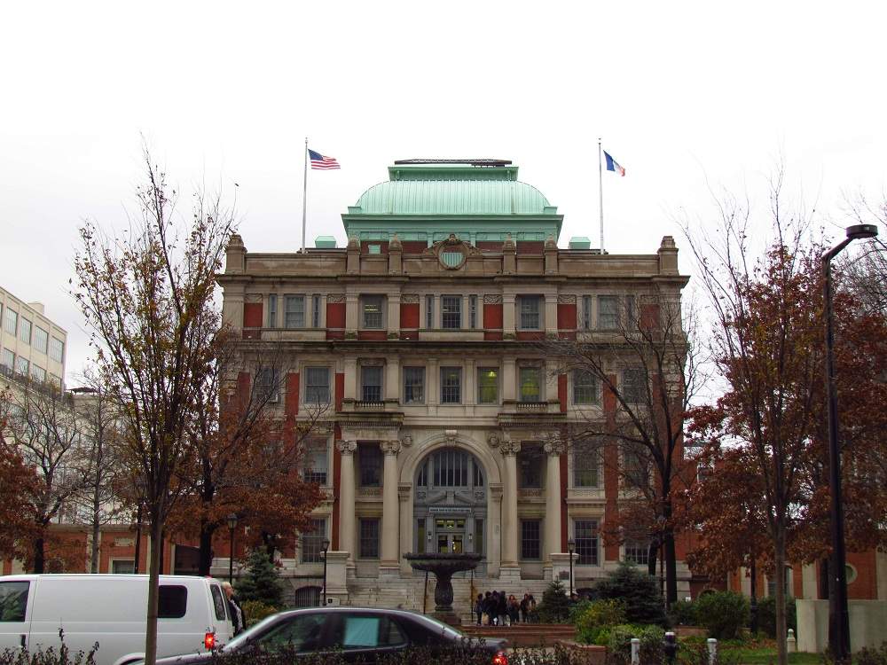 Queens Court House