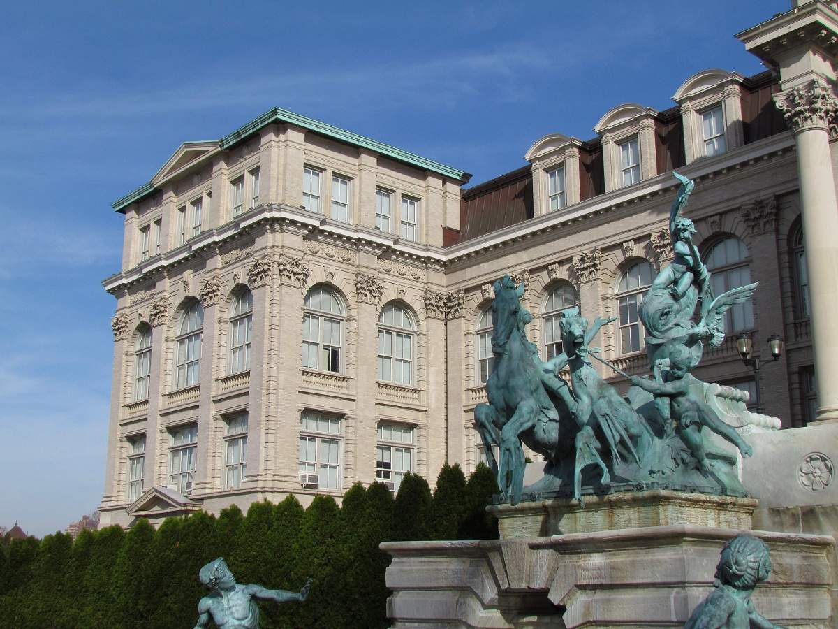 New York City - Bronx Botanical Garden - Mertz Library